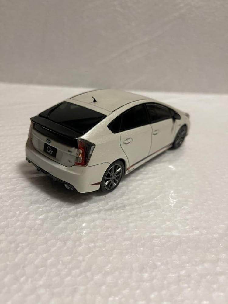Amazon | 1/30 プリウス G's PRIUS カラーサンプル ミニカー ホワイト